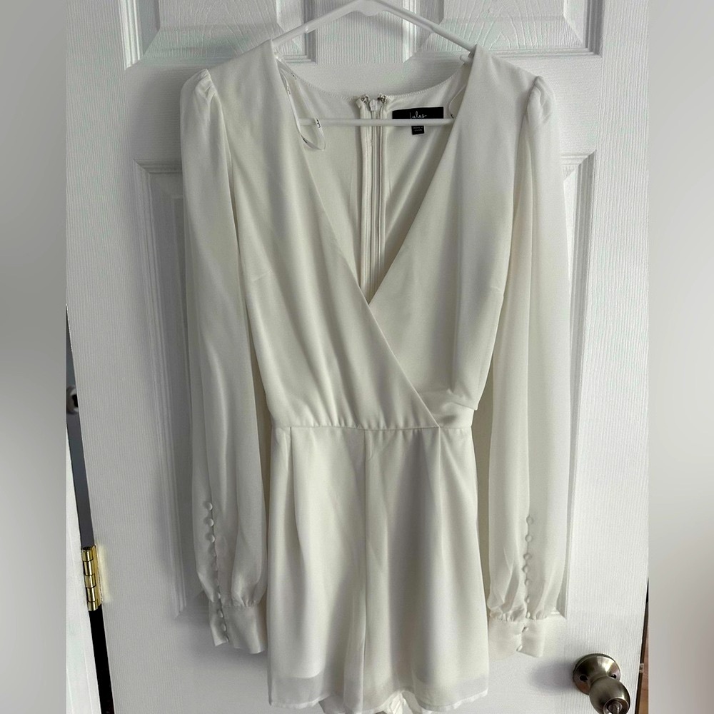 Lulu’s White Long-Sleeved Romper